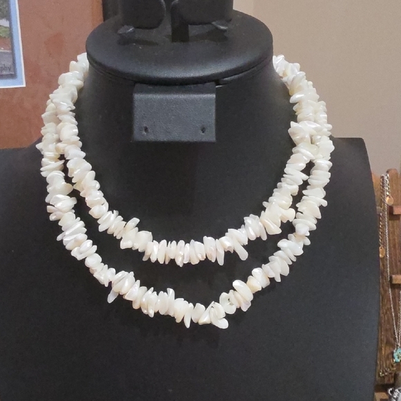 Pink and Cream Shell Layered Necklace Set for Women - Picture 3 of 6